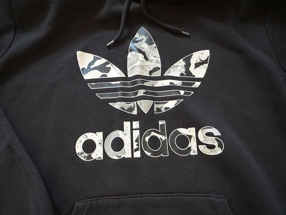 adidas Hoodie Sweatshirt XL schwarz mit camouflage Print in Oberhausen