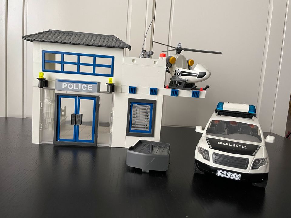 PLAYMOBIL Polizei Station Police CITY ACTION in Preetz