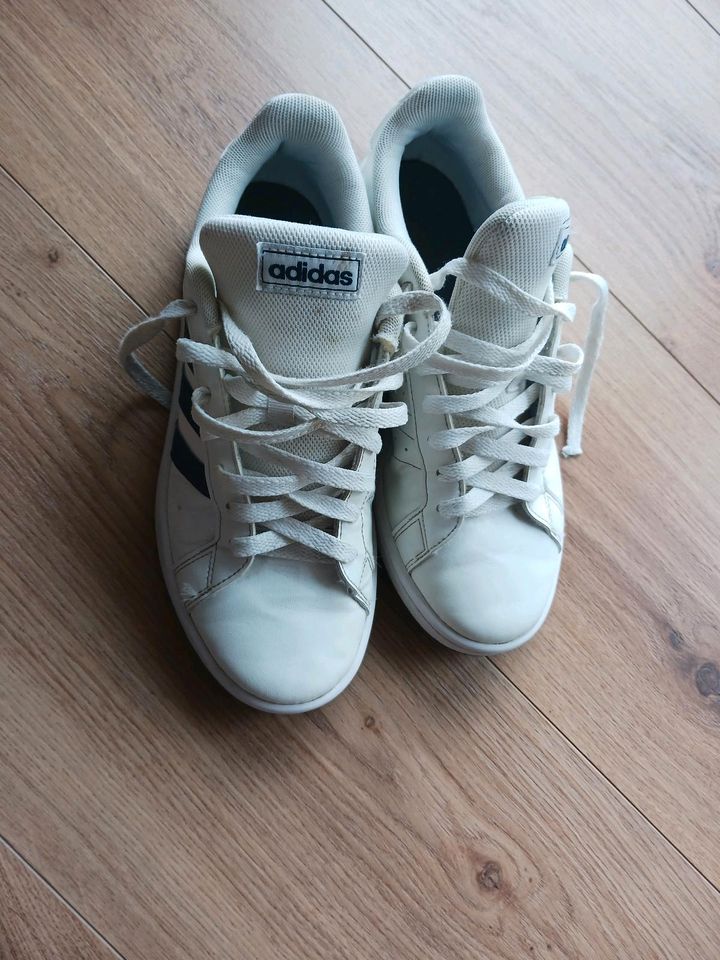 Adidas Sneaker in Neuenkirchen - Merzen