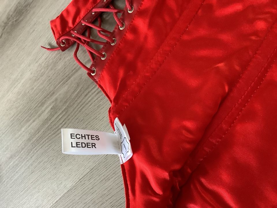 Echt Leder Corsage Top Knall rot neu in Hamburg