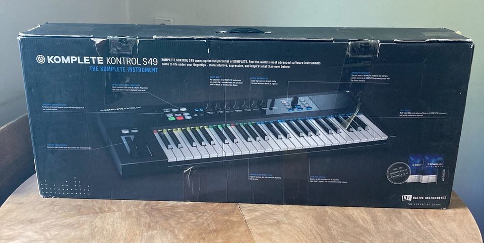 Native Instruments Komplete Kontrol S49 Keyboard MK1- NEVER USED! in Berlin