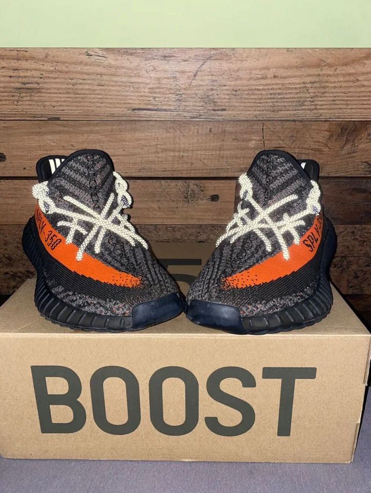 Yeezy 350 v2 beluga, Größe 43,5 in Siegburg