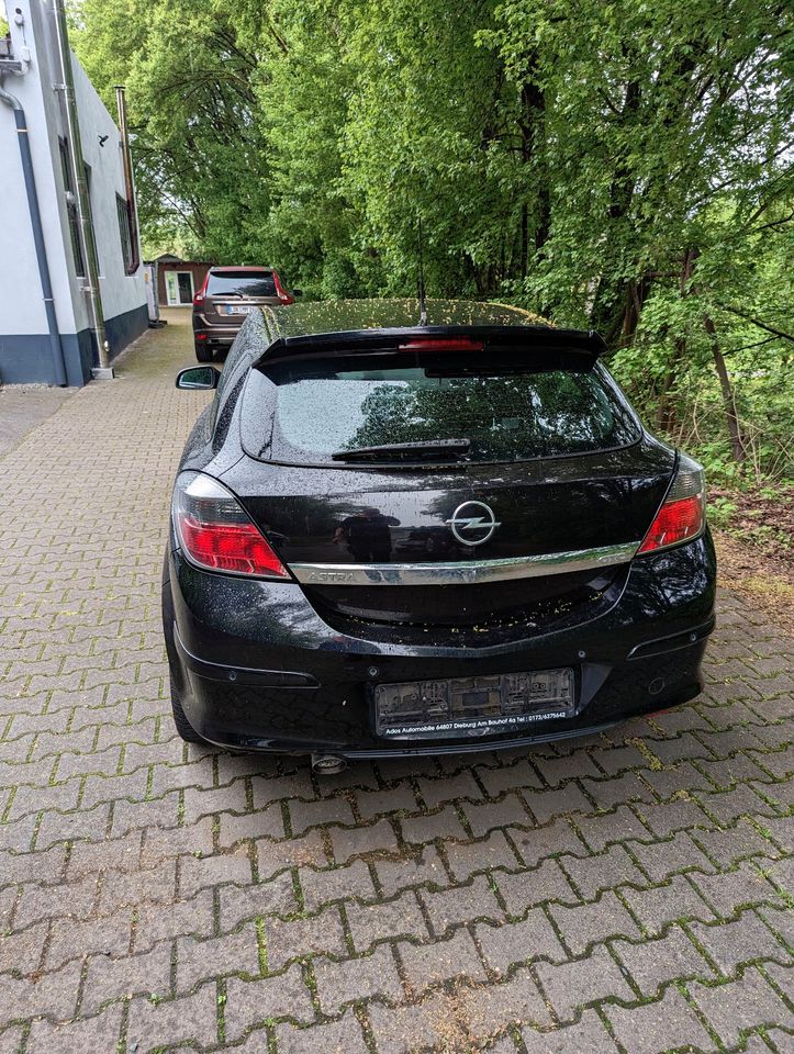 Opel Astra GTC 1.9 CDTI in Braunfels