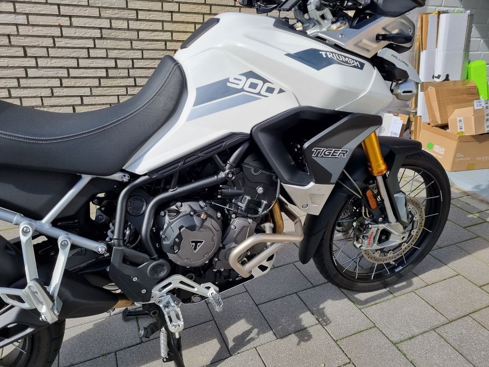 Triumph 900 Rally Pro weiß wie neu 95PS in Korschenbroich