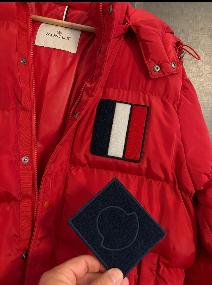 Moncler Jacke in Nürnberg (Mittelfr)