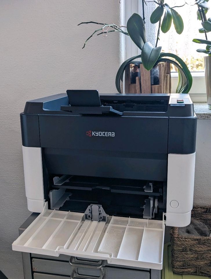 Kyocera Laser Drucker FS-1061DN s/w OVP top in Hilchenbach