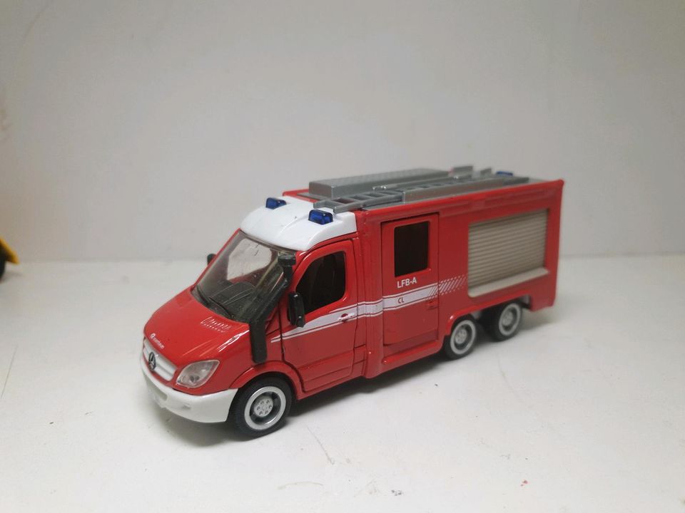 Siku MB Sprinter Feuerwehr 1/50 gebraucht in Bochum