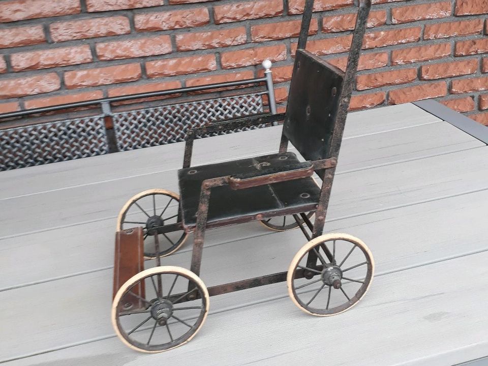 Antiker Puppenwagen, original ca.100 Jahre alt. in Lippstadt