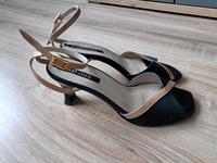 Peter Kaiser Echtleder Absatz Sandalen Schuhe schwarz gold Gr. 36 Niedersachsen - Wilhelmshaven Vorschau