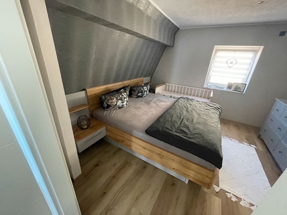 Verkaufe Bett 200x200 mit Matratzen in Köthen (Anhalt)