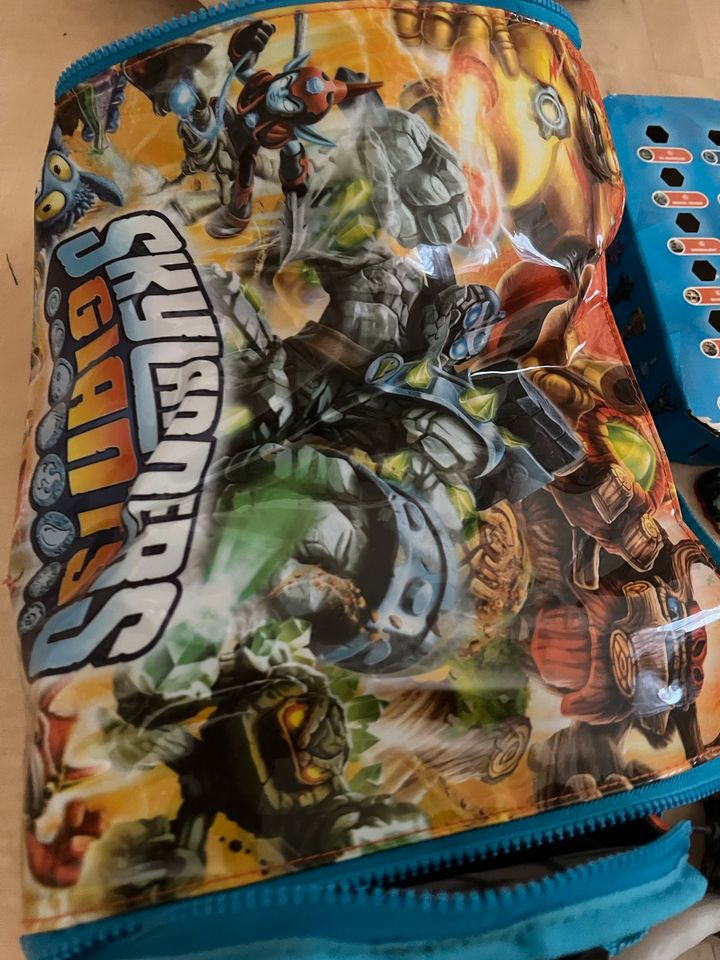 PS3 Skylanders Figuren mit Tasche und Spiel in Vlotho