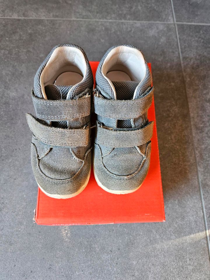 Graue Superfit Sneaker Größe 22 in Sonsbeck