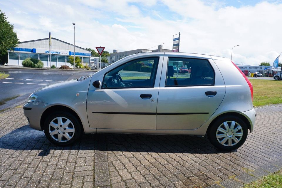 Fiat Punto 1.2 8V Active*RADIO-CD*USB*ZV !! in Kempen