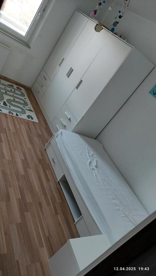 2er WG auf 77qm (3Zi.) Balkon, 2 Bäder, Badewanne + EBK für 500€ in Hamburg