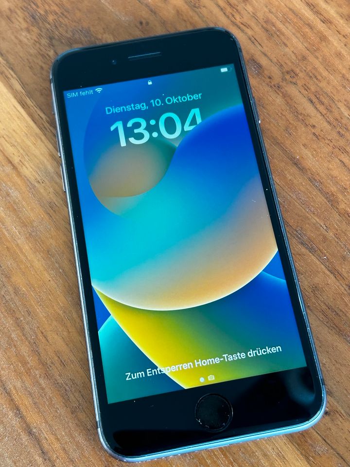 Apple iPhone 8, 64 GB Spacegrau in Ludwigsburg