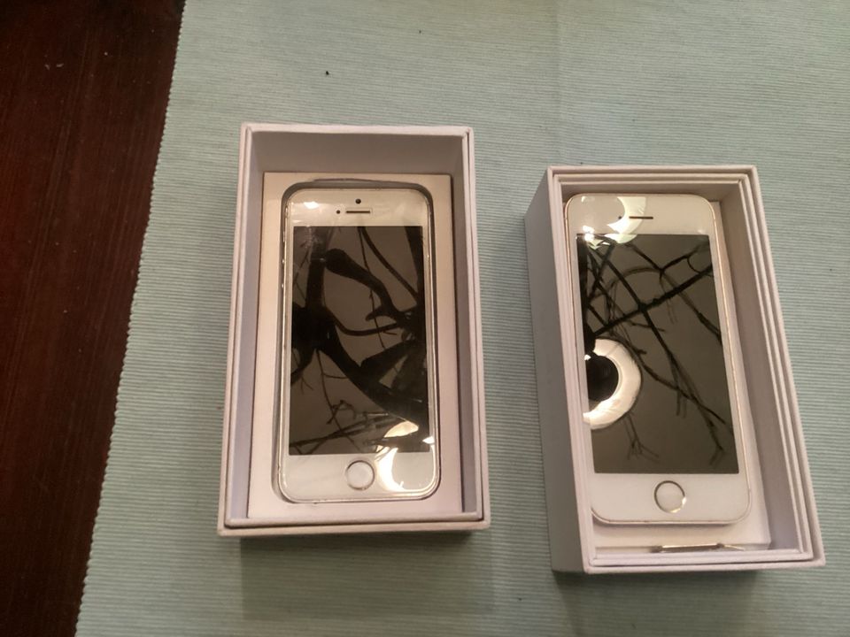 iPhone 2 Stück uns 1 IPad in Wiefelstede