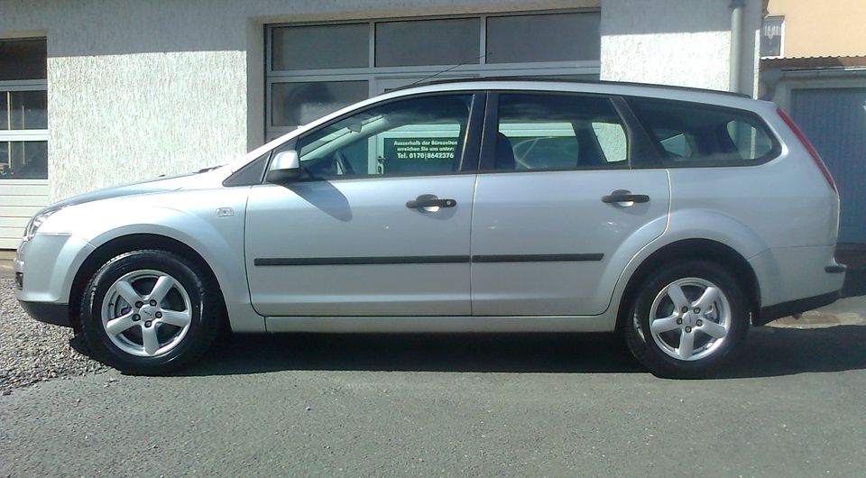 Ford Focus Kombi 1,6L / 2.Hand / Navi / Klima / Alu / TüV NEU !! in Bad Blankenburg