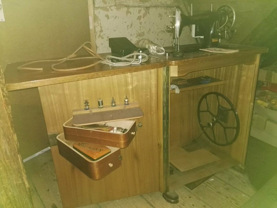 Antike Tischnähmaschine von Naumann in Waldheim