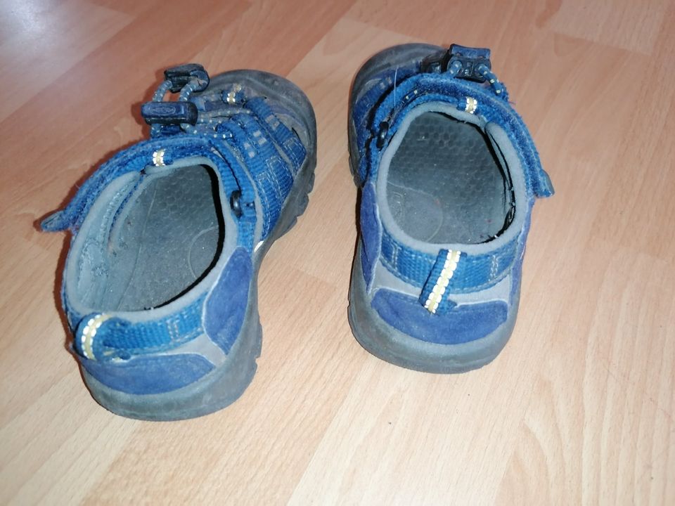 Keen Sandalen Gr. 25/26 mit Klettverschluss blau Kinderschuhe in Wollersleben