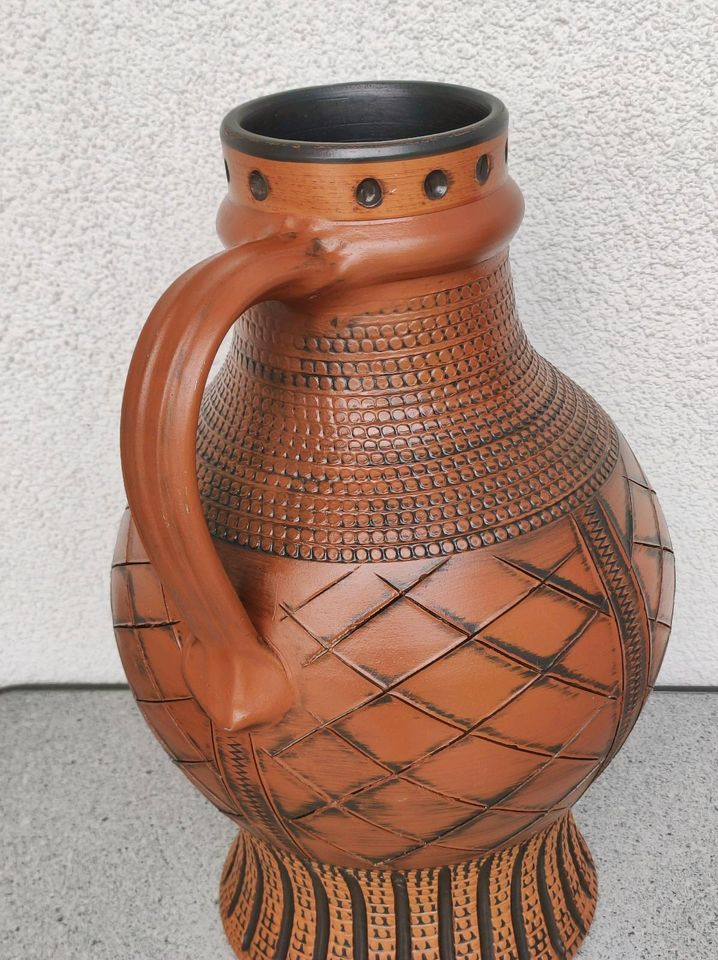 Keramik Bodenvase mit Henkel in Müllheim