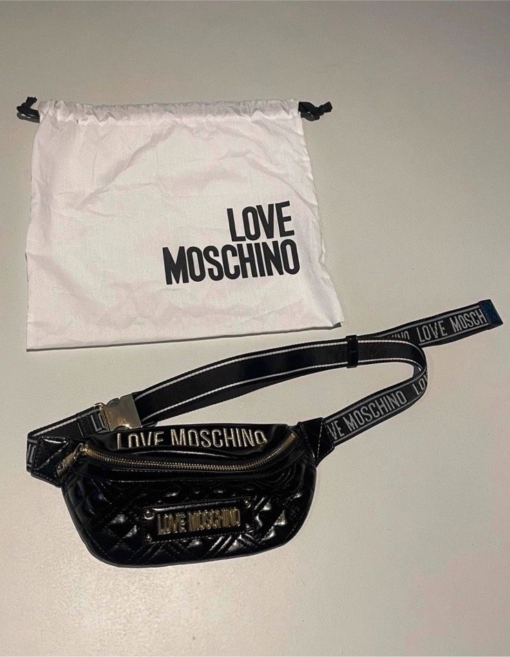 Original Love Moschino Gürteltasche (nur PayPal) in Wiesbaden