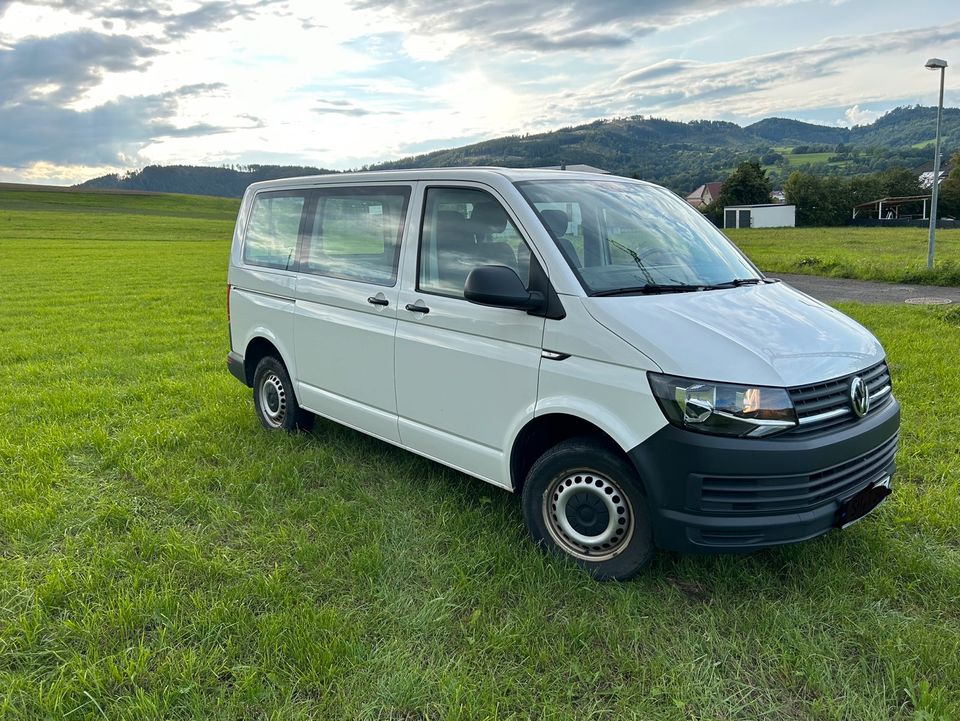 VW T6 Transporter 9 Sitze Bus in Floh-Seligenthal