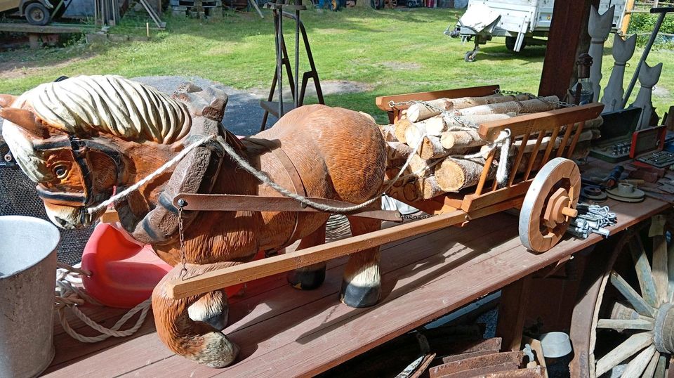 Großes Pferdefuhrwerk Pferdekutsche Pferd mit Wagen Deko Antik in Hirschfelde