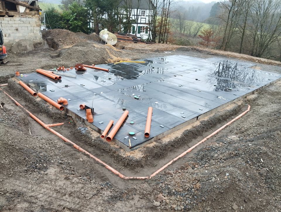 Erd- Baggerarbeiten Bord und L-Steine Stufen Pflaster Natursteine in Gummersbach