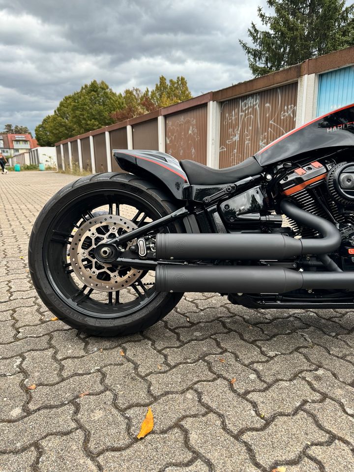 Harley Davidson Softail Breakout in Mannheim