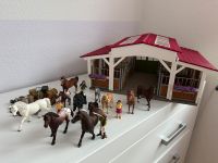 Schleich Bauernhof mit viel Zubehör Frankfurt am Main - Nieder-Erlenbach Vorschau