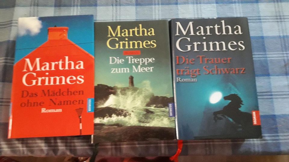 24 Bücher Crombie,Cornwell,Grimes,Sheldon in Osnabrück
