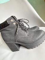 Boots mit Absatz Niedersachsen - Meinersen Vorschau