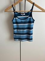 Ein Blau Farbiges Tanktop Bayern - Roth Vorschau