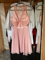 Festkleid Cocktailkleid Damen M 38 rosa pink rückenfrei Niedersachsen - Göttingen Vorschau