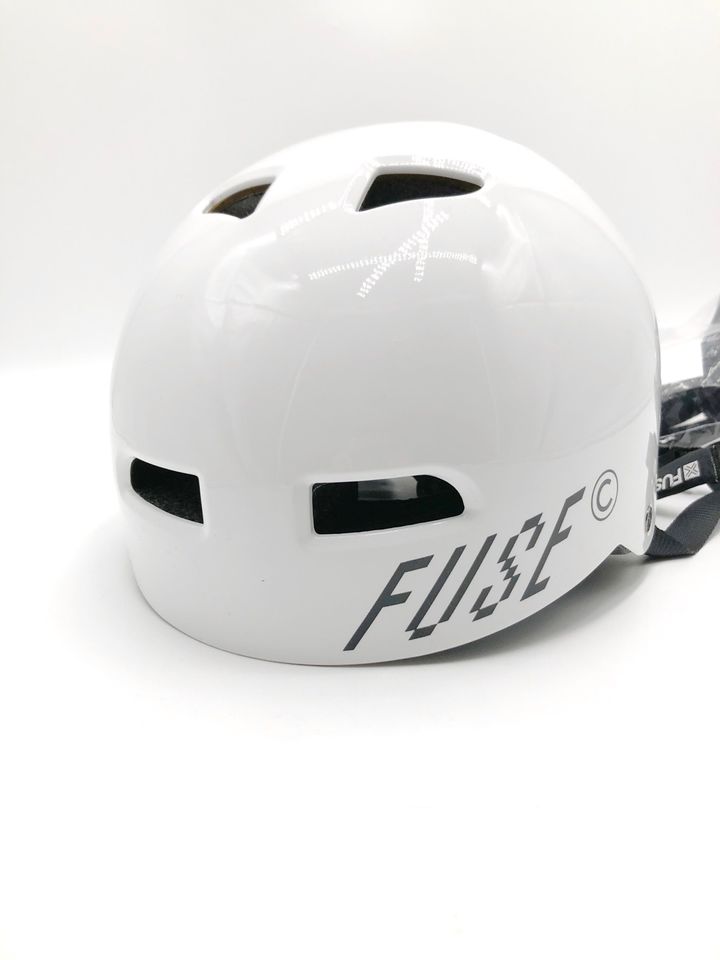 Fuse Alpha Helm Glossy White Fahrradhelm Skaterhelm BMX 56-58cm in Köln