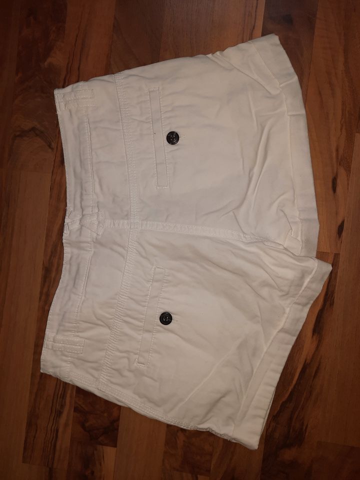 Shorts H&M Gr M weiß in Essenbach