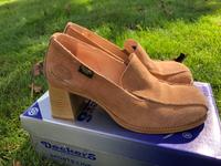 Dockers Vintage Pumps breiter Absatz Wildleder Gr. 39 Bayern - Hunderdorf Vorschau
