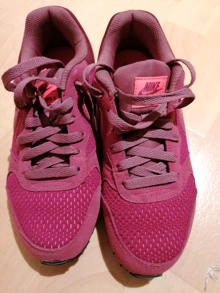 Nike MD Runner 2, Damen Sneaker, Gr. 38.5, US 7.5, UK, 5 in Niedersachsen -  Oldenburg | eBay Kleinanzeigen ist jetzt Kleinanzeigen