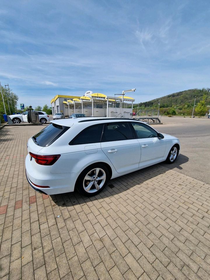 Audi A4 sport Avant 2019 in Lauterstein