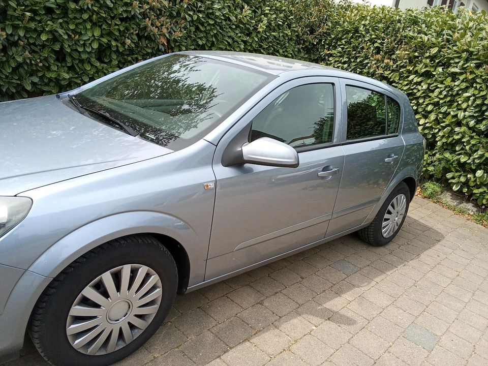 Opel Astra, 1.6, TÜV neu, guter Zustand in Ottobeuren