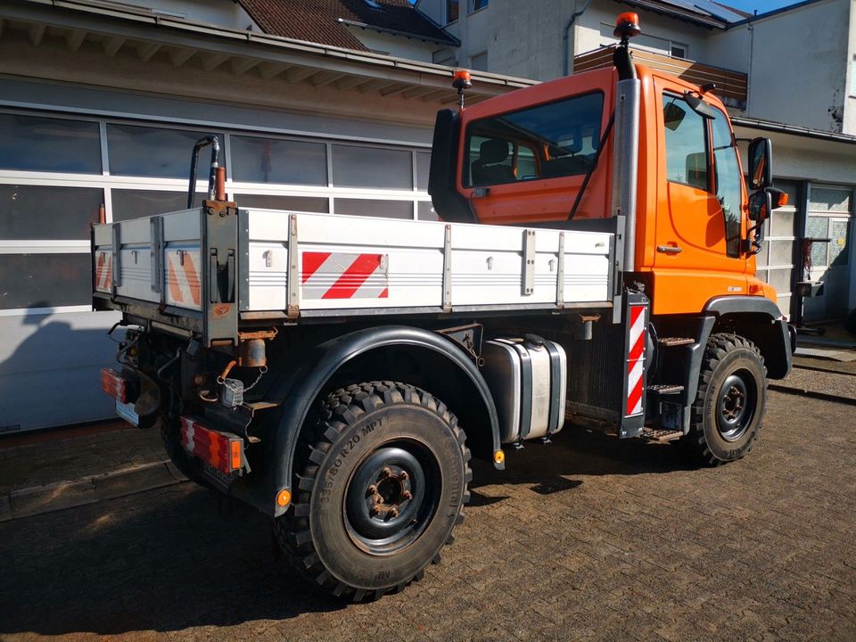 Unimog U 300, Klima,3 Sitzer,Zapfwelle, Scheibenheizung in Detmold