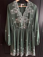 Kleid mit Blümchen Gr. 40 Sachsen - Bautzen Vorschau