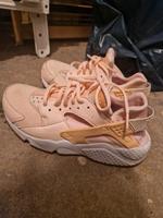 Nike Air Huarache 38,5 36 37 Frankfurt am Main - Berkersheim Vorschau