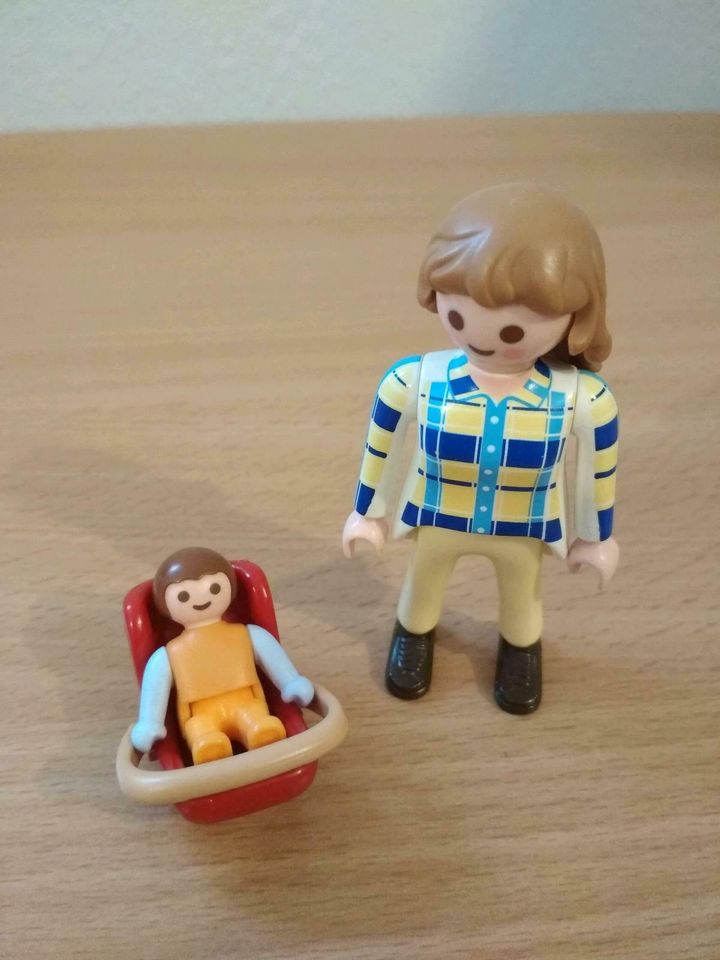 Playmobil 4668 Mama mit Babyschale in Pfalzgrafenweiler