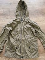 Wunderschöne Jacke Übergangsjacke Parka 140 grün Kapuze Brandenburg - Falkenberg/Elster Vorschau