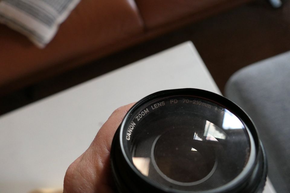 Spiegelreflexcamera Canon AE1 mit zwei Objektiven in Steinbach