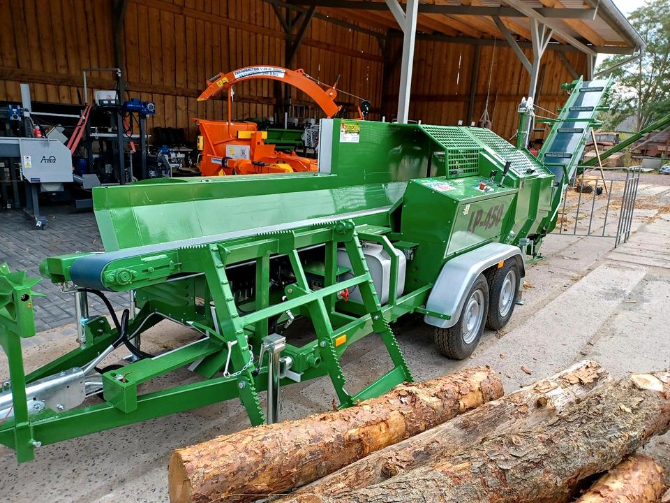 LP-450 mobiler Sägespaltautomat Sägespalter Brennholzautomat in Salzwedel