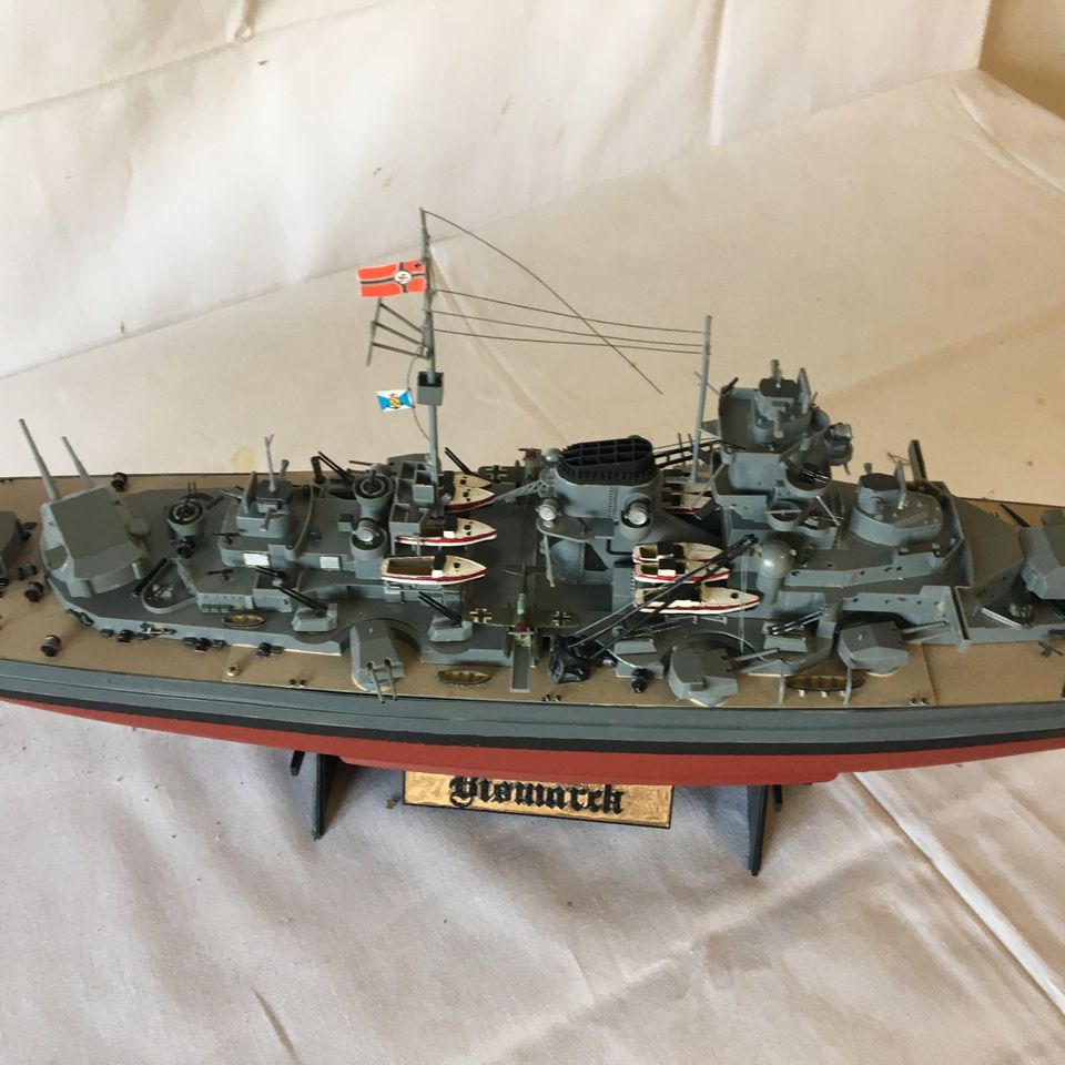 1x Schlachtschiff 1:350 Brit. King George Tipitz Bismarck usw. in Berlin