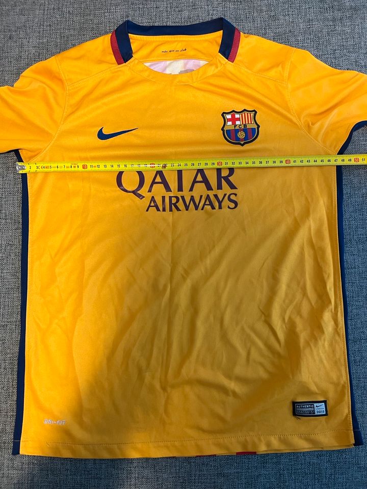 Kindertrikot Barcelona Trikot Saison 2015/2016 Gr. 158 - 170 cm in Hamburg