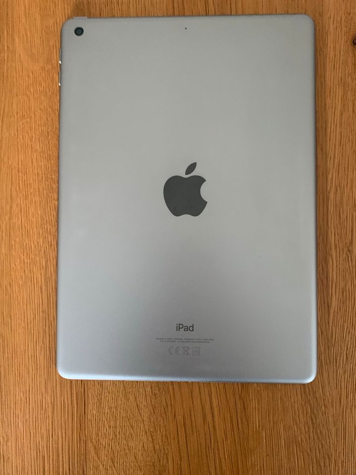 Apple iPad 32GB, spacegrau in Gutenzell-Hürbel